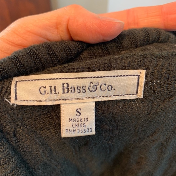 G.H. Bass & Co. V-Neck Sweater-S - Picture 6 of 7